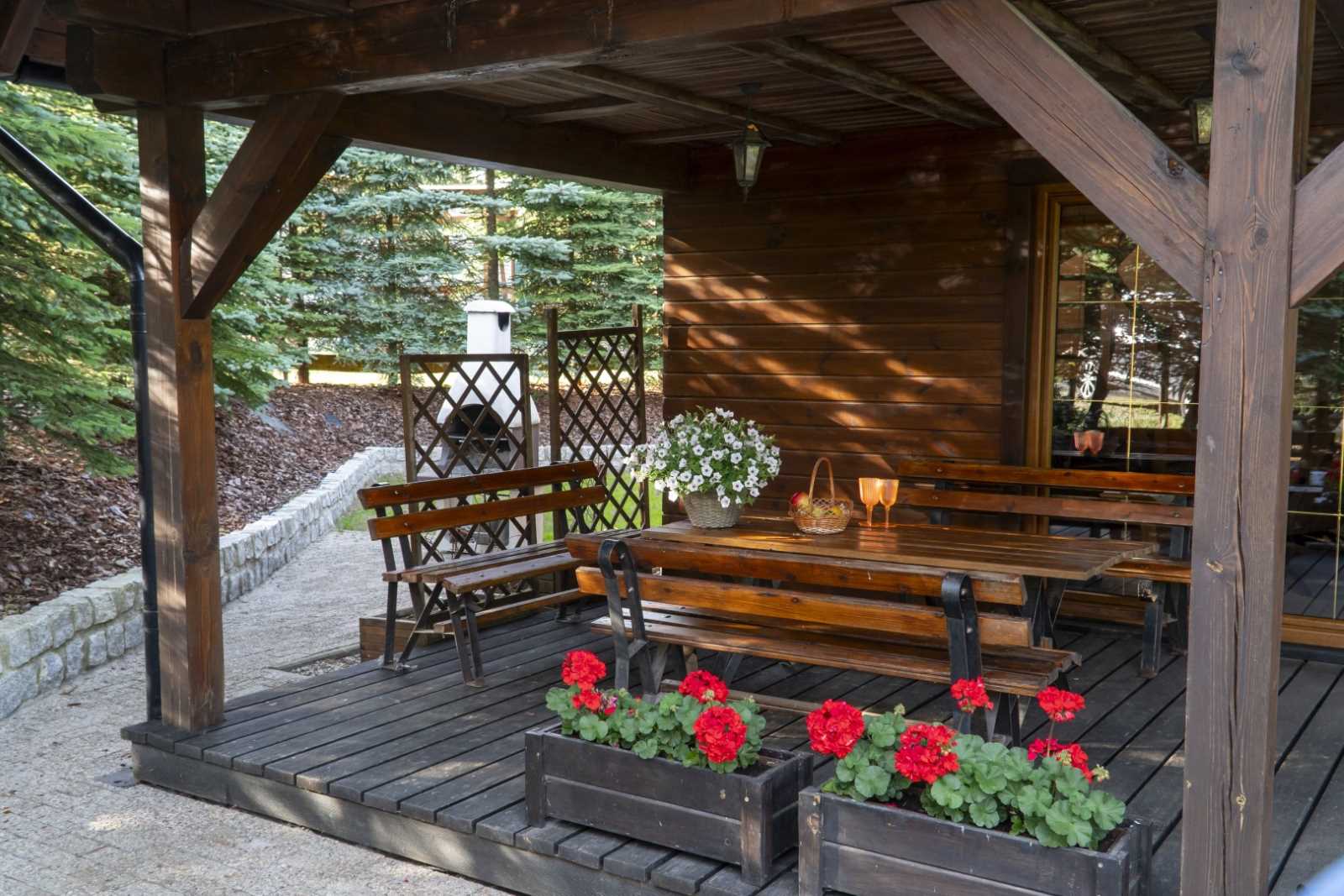 Biedronka &mdash; ger&auml;umige Terrasse