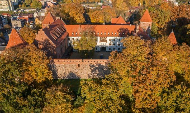 Castle in Byt&oacute;w